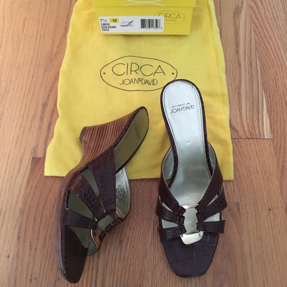 Circa Joan & David Wedges